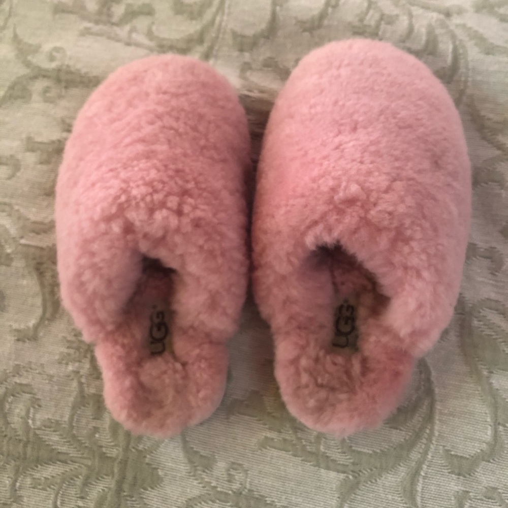 UGG kids size 10 Slippers